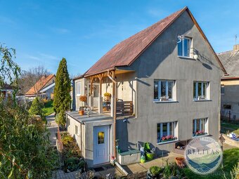 Prodej dvougeneračního rodinného domu 170 m², pozemky 864 m² - 15