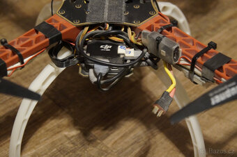 Dron Naza - 15
