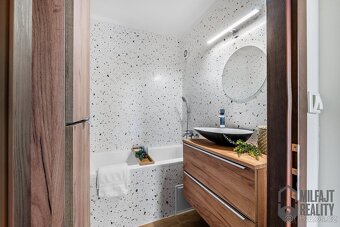 Prodej bytu 3+1+L, 70 m2, poslední patro - Liberec - sídl. K - 15