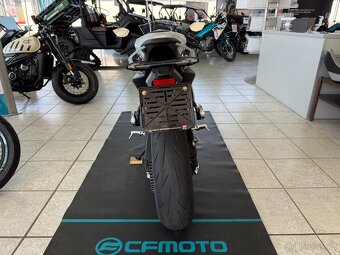CFMOTO 675 SR-R - šedá, bílá skladem AKCE HELMA - 15