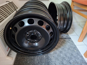 Zimní pneu 215/60/16 - 15