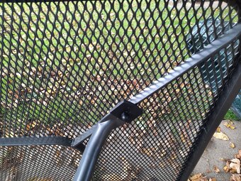 Kovový stůl- tahokov 2 ks,hliníková křesílka 4 ks,plast.křes - 15