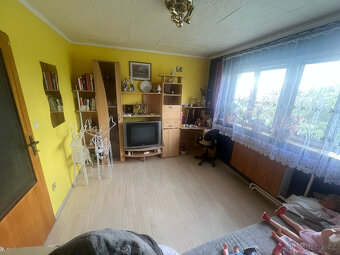 Prodej rodinného domu 7+1 Křinec, 210m², pozemek 619 m² - 15