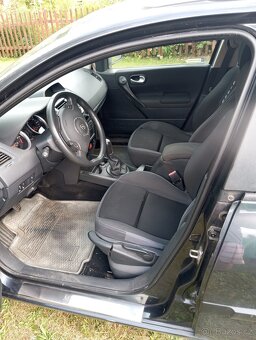Renault Megane kombi 1.6i 82kW - 15