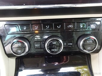 Škoda Superb 2.0 TDI Combi 4x4 L&K r.v.2018 (DPH) ČR - 15