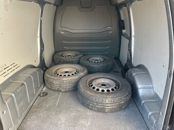 VW Caddy Maxi DSG REZERVACE - 15