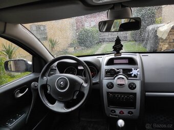 Renault Mégane 1.6, r.v. 2009, sedan – nekuřácký, garážovaný - 15
