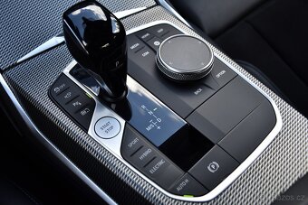 BMW g20 330e INDIVIDUAL,LASER,HUD,ŠÍBR,KŮŽE,VÝHŘEV,ZÁRUKA - 15