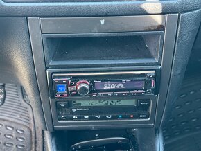 Volkswagen Bora 1.6 benzin - 15