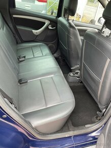 Dacia Duster 1.6i benzin  4x4 - 15