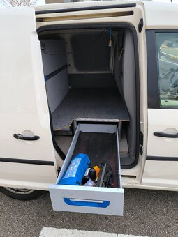 Volkswagen Caddy 2.0 CNG Van – vestavba - 15