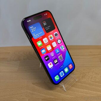 iPhone 15 128GB, černý, eSIM (12 měsíců záruka) - 15