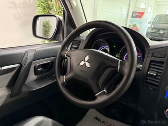Mitsubishi Pajero 3,2 D TAŽNÉ VELMI PĚKNÝ STAV - 15