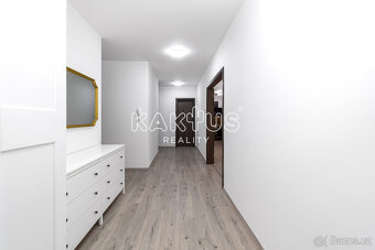 Pronájem bytu 4+kk (116m²) s předzahrádkou v novostavbě na u - 15
