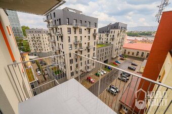 Pronájem, Byty 2+kk+2 balkony + parkovací místo,  65 m2 - Li - 15