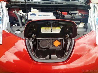 Nissan LEAF, střešní solar - 15