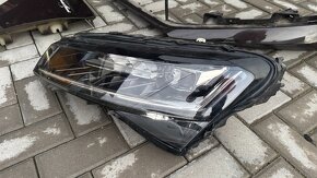 Světlo LED,přední nárazník a Škoda Superb III fl - 15