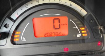 Citroen C3 1,1 44 kW, r.v. 09/2003, 2x klíč, klima - 15