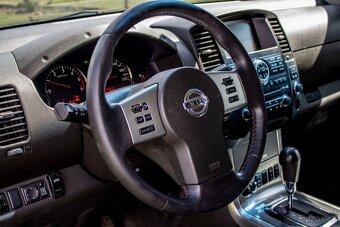 Nissan Navara DoubleCab 3.0 V6 dCi Platinum A/T Long - 15