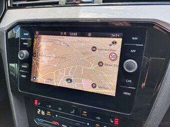 VW Passat B8 Variant 2.0TDI 110kW DSG ACC DAB Navi Matrix - 15