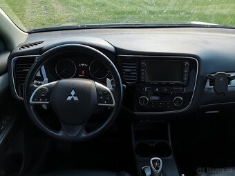 MITSUBISHI OUTLANDER PHEV HYBRID PLNÝ SERVIS MOŽNOST DPH - 15