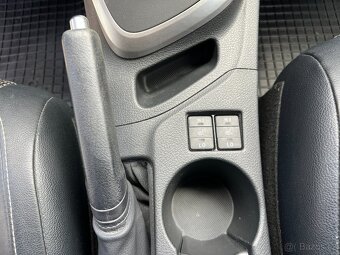 Toyota Auris 1.8 VVT-i HYBRID 1.MAJITEL KAMERA VYHŘ.SEDADLA - 15