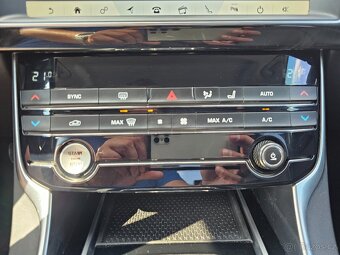 JAGUAR XE 2019 2.0D 132kW,VÝHŘEVY,NAVI,TEMPOMAT,SERVISKA - 15