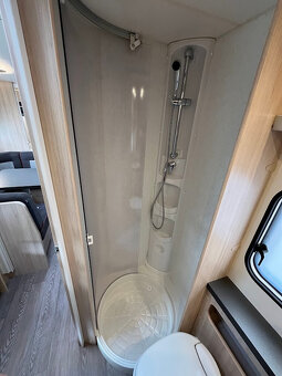 Karavan Hobby 545 KMF DE LUXE EDITION, 1.MAJITEL, SUPER STAV - 15
