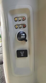 Chrysler Town & Country 3.6 V6 2012, 7 míst, Netflix - 15