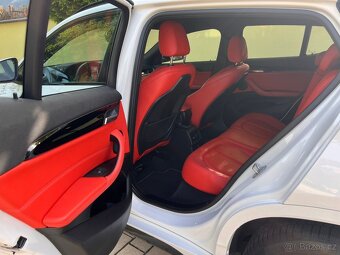 BMW X2 xDrive20d - model M sport - pohon 4x4- bílá - 15
