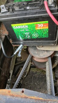 Zahradní traktor (sekačka) s motorem 17.5hp - 15
