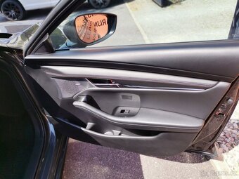 Mazda 3 2.0iX 132kw Full výbava - 15