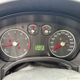 🚗 Ford Focus Hatchback 1.6 бензín | 2006 | 188 000 km - 15