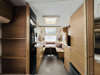 Adria Adora, Mover, předstan - 15