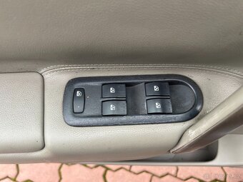 Renault Scénic 1.6 83KW,KůŽE,2xKOLA,DIGIKLIMA - 15