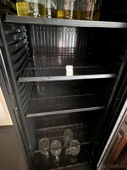 Vybavení menší kavárny - 15