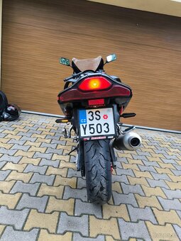 Suzuki RF 600 R - 15