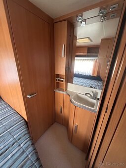 Karavan Wilk S3 490 (2010), 1400 kg, předstan - 15