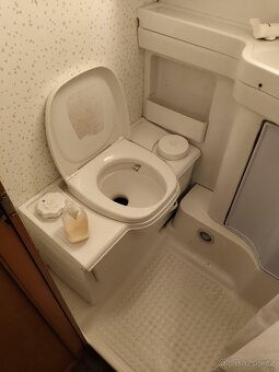 Obytný karavan - 15