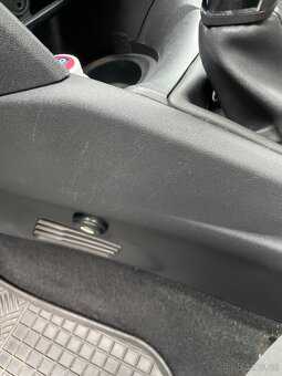 Peugeot 208 1.4 hdi - 15
