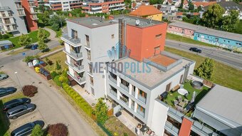 Prostorný a světlý byt 3+kk s obrovskou terasou, balkónem, p - 15