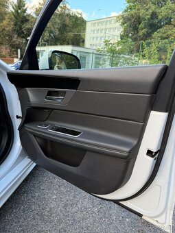 Jaguar R-Sport XF 3.0 Diesel Top Výbava, perfektní stav - 15