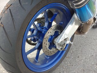 Aprilia Tuono 1000 R V2 - 15