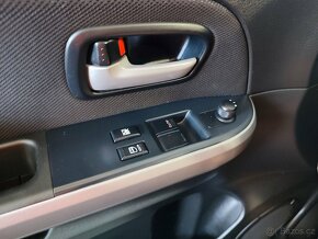 Suzuki Grand Vitara 1.9 DDiS 95kW 4x4/nové brzdy/pěkný stav - 15