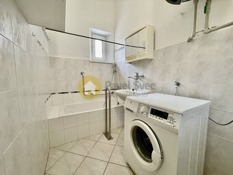 Prodej prostorného byt 2+1, balkon, komora, sklep, Strakonic - 15