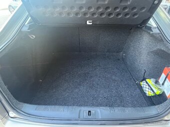 Škoda Octavia ||. 1.2 benzín, Facelift, první majitel. - 15
