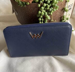 Dámska velká kožená peněženka na zip (zn. Vuch) - 15