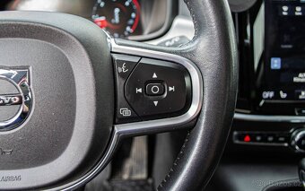 Volvo V90 D4 2.0L 140kW automat - 15