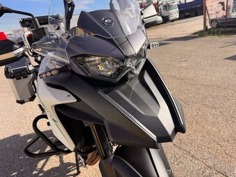 2024 QJ MOTO SRT 500 X, naj. 2500 km 35 kW ŘIDIČÁK A2 - 15