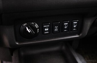 Nissan Navara DoubleCab 2.5D XE - 15